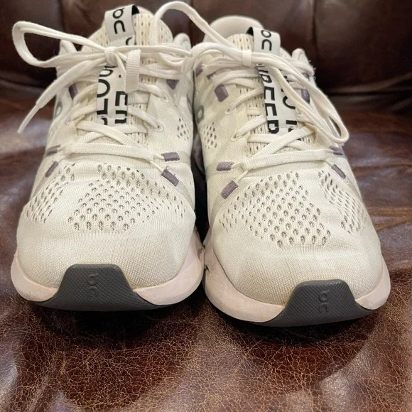 On Cloud OnRunning Cloud Surfer Women Size 9 White Running Gym Workout - Picture 6 of 8